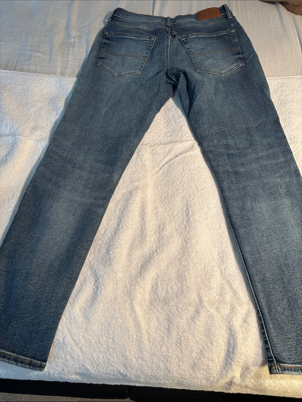 Lucky Brand 411 athletic taper